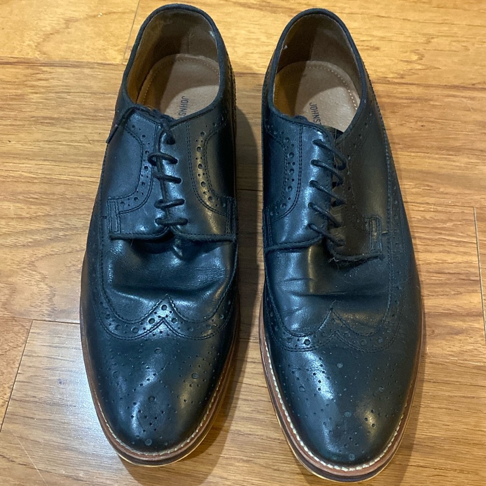 Men’s dress shoes